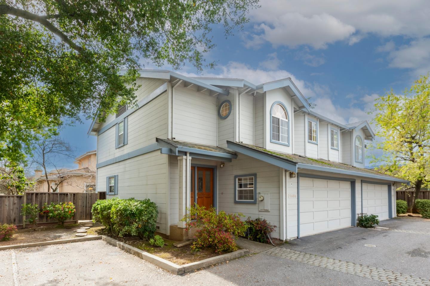 Detail Gallery Image 5 of 70 For 21686 Olive Ave, Cupertino,  CA 95014 - 2 Beds | 2/1 Baths