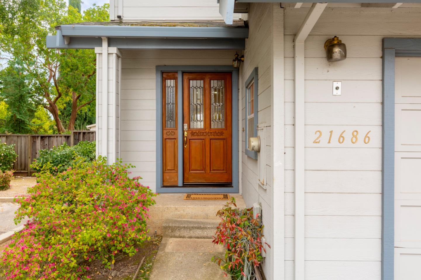 Detail Gallery Image 8 of 70 For 21686 Olive Ave, Cupertino,  CA 95014 - 2 Beds | 2/1 Baths