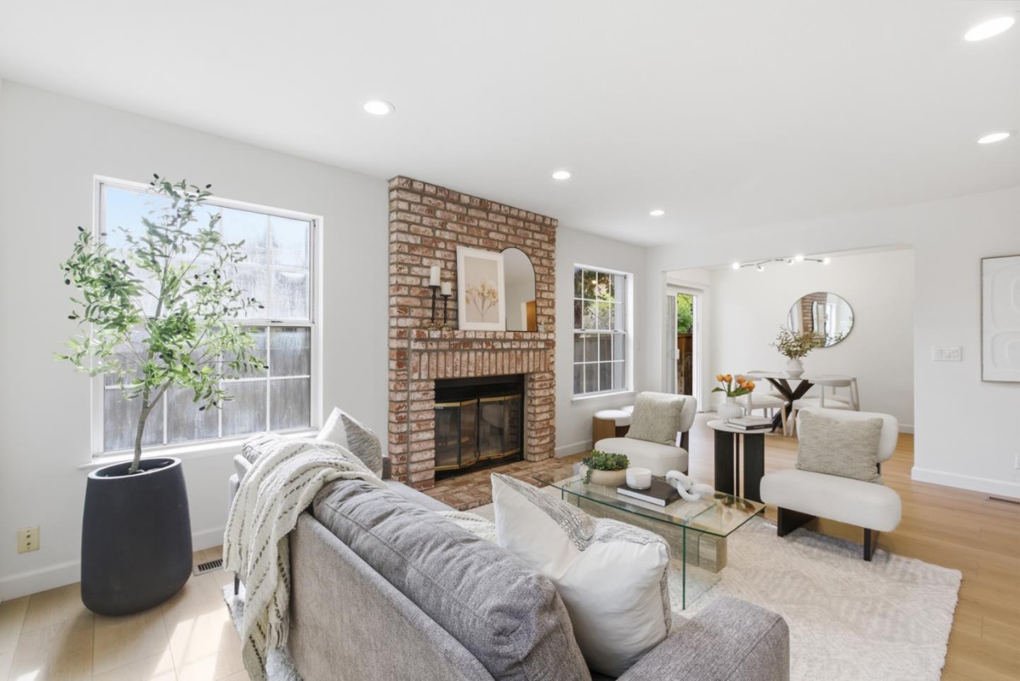 Detail Gallery Image 9 of 70 For 21686 Olive Ave, Cupertino,  CA 95014 - 2 Beds | 2/1 Baths