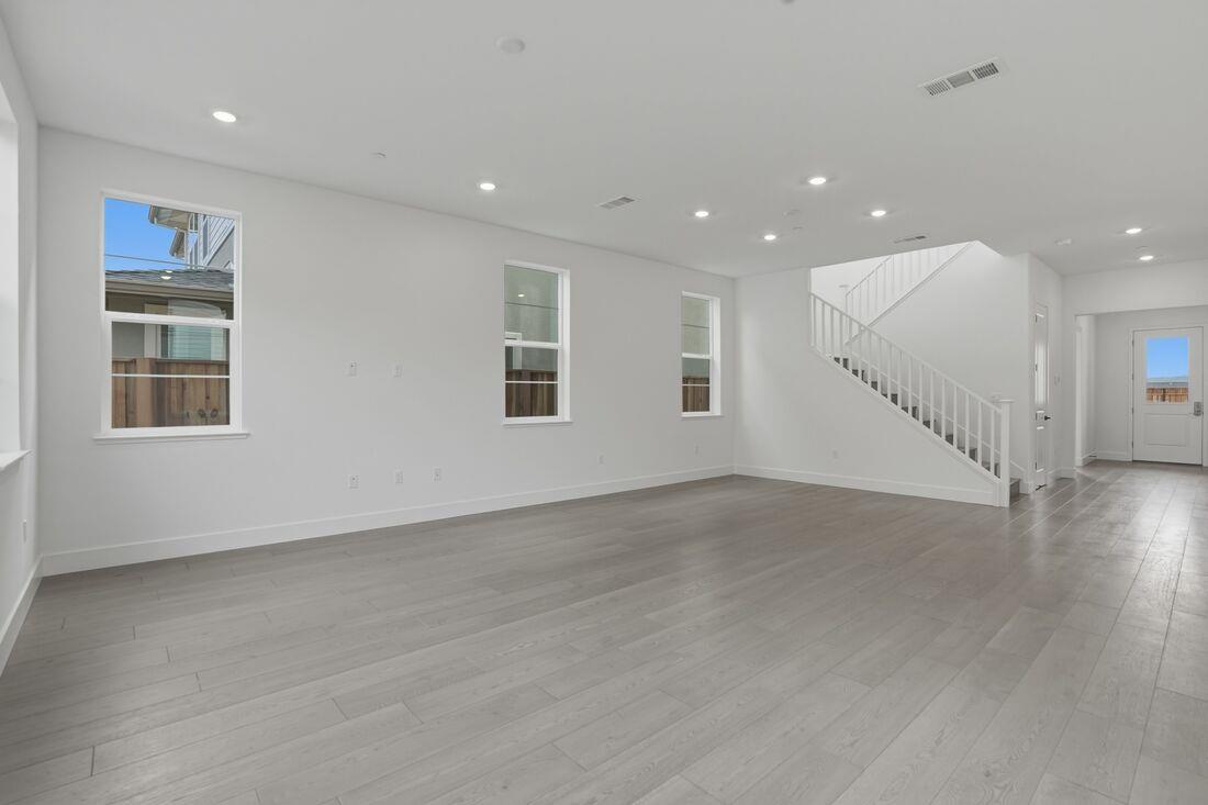 Detail Gallery Image 6 of 20 For 1913 Michael Ave, Dublin,  CA 94568 - 4 Beds | 3 Baths