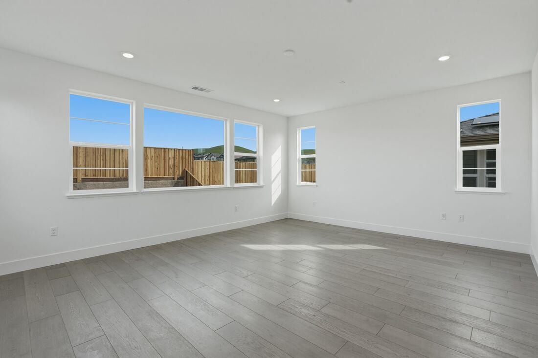 Detail Gallery Image 8 of 20 For 1913 Michael Ave, Dublin,  CA 94568 - 4 Beds | 3 Baths