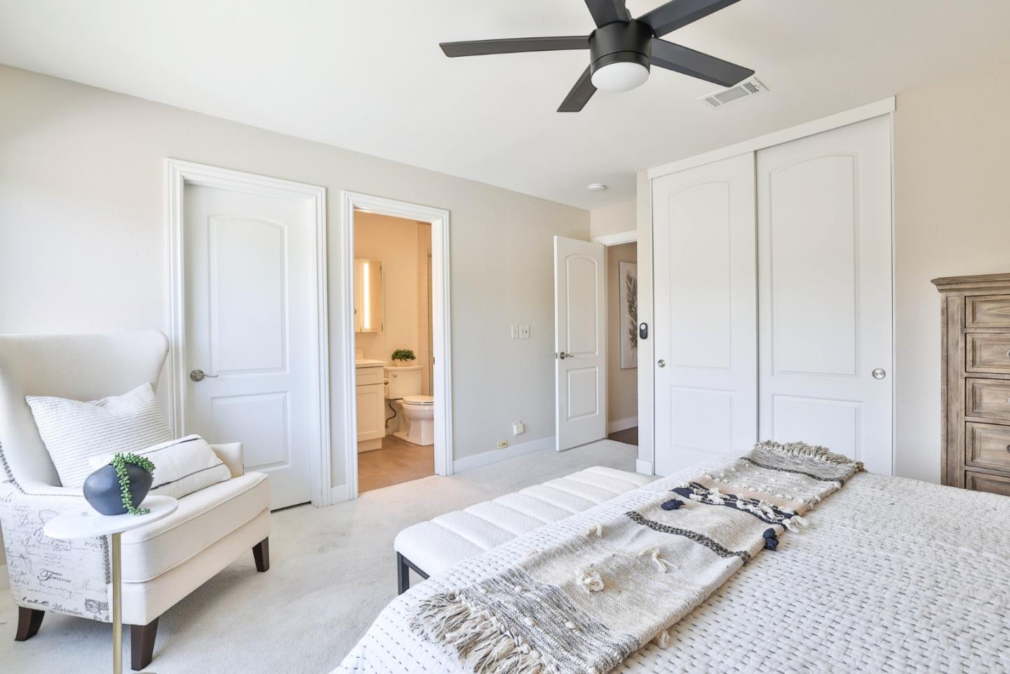 Detail Gallery Image 12 of 29 For 4457 Ulman Ct, San Jose,  CA 95121 - 4 Beds | 2/1 Baths