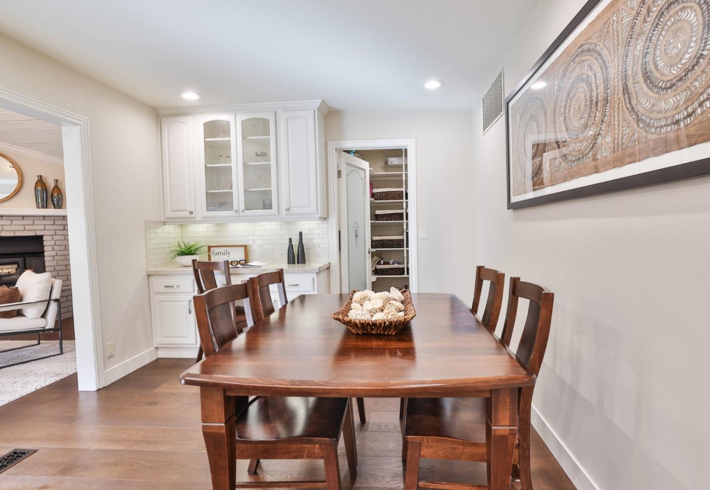 Detail Gallery Image 8 of 29 For 4457 Ulman Ct, San Jose,  CA 95121 - 4 Beds | 2/1 Baths