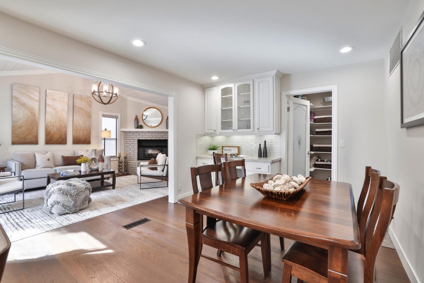 Detail Gallery Image 9 of 29 For 4457 Ulman Ct, San Jose,  CA 95121 - 4 Beds | 2/1 Baths