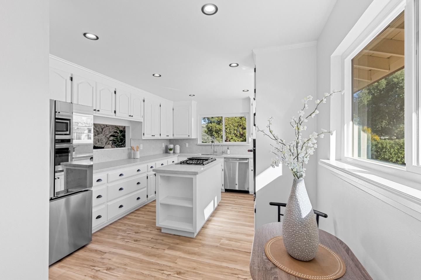 Detail Gallery Image 15 of 86 For 3735 Oak Canyon Ln, Morgan Hill,  CA 95037 - 3 Beds | 2/1 Baths