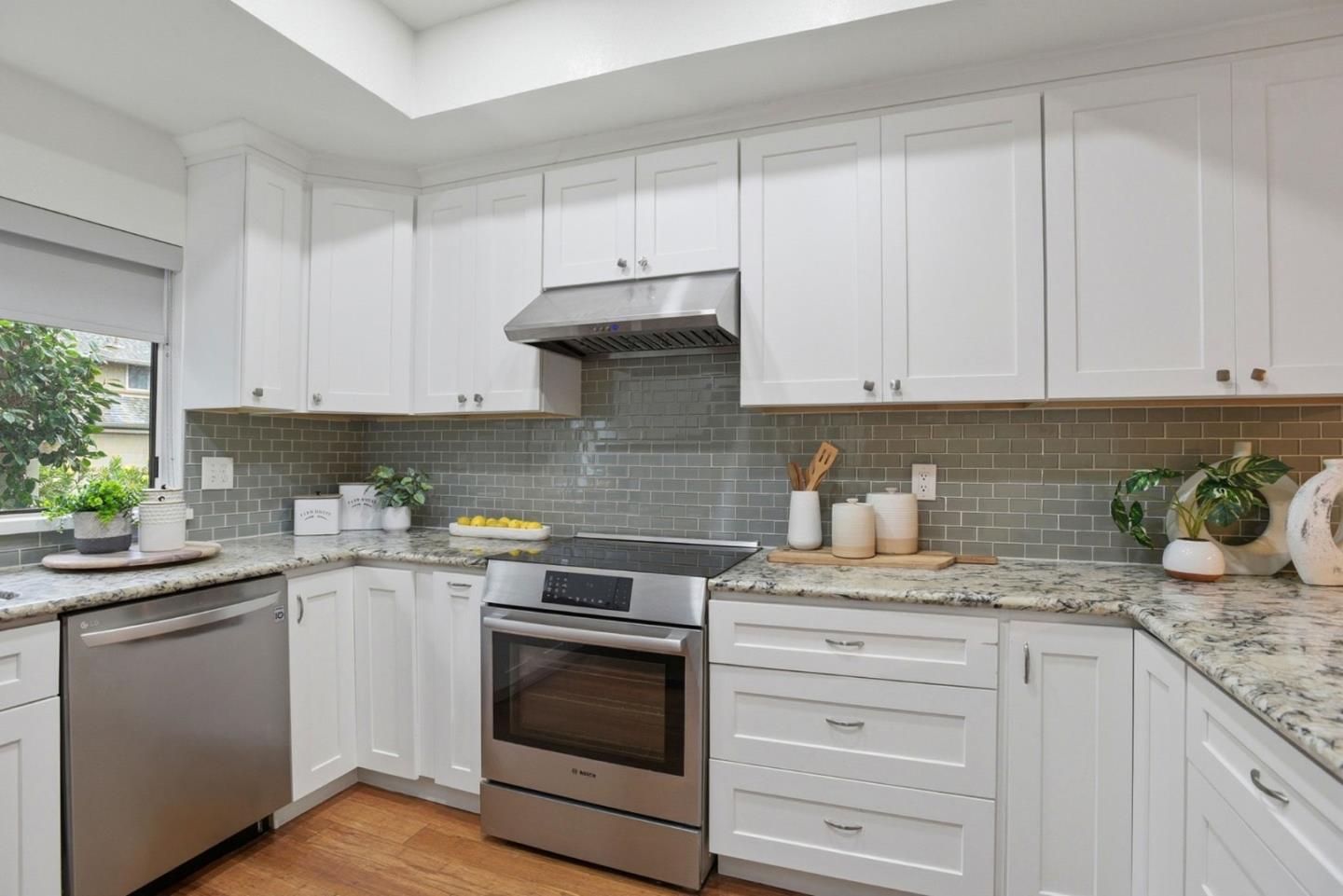 Detail Gallery Image 11 of 46 For 804 Centaurus Ln, Foster City,  CA 94404 - 3 Beds | 2/1 Baths