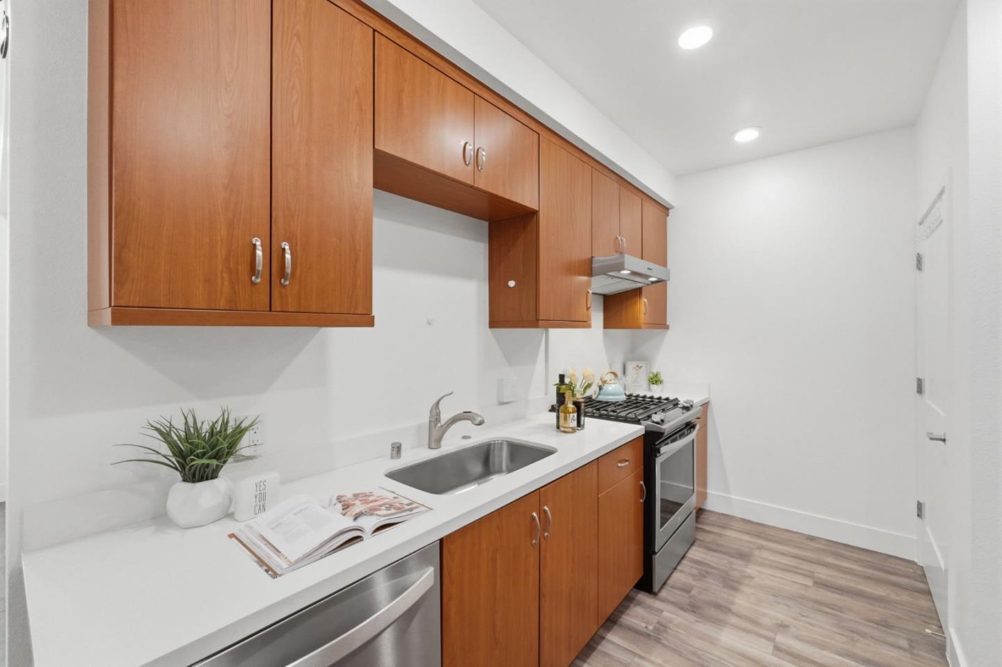 Detail Gallery Image 9 of 36 For 42111 Osgood Rd #410,  Fremont,  CA 94539 - 3 Beds | 3 Baths