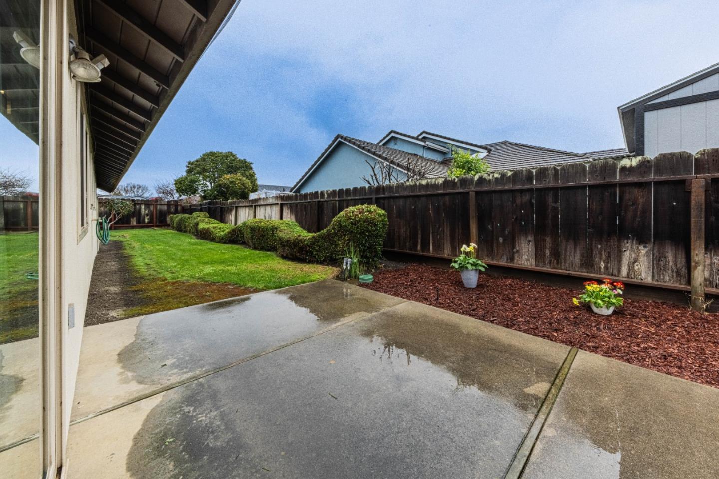 Detail Gallery Image 12 of 32 For 1130 Montecito Cir, Salinas,  CA 93901 - 3 Beds | 2 Baths