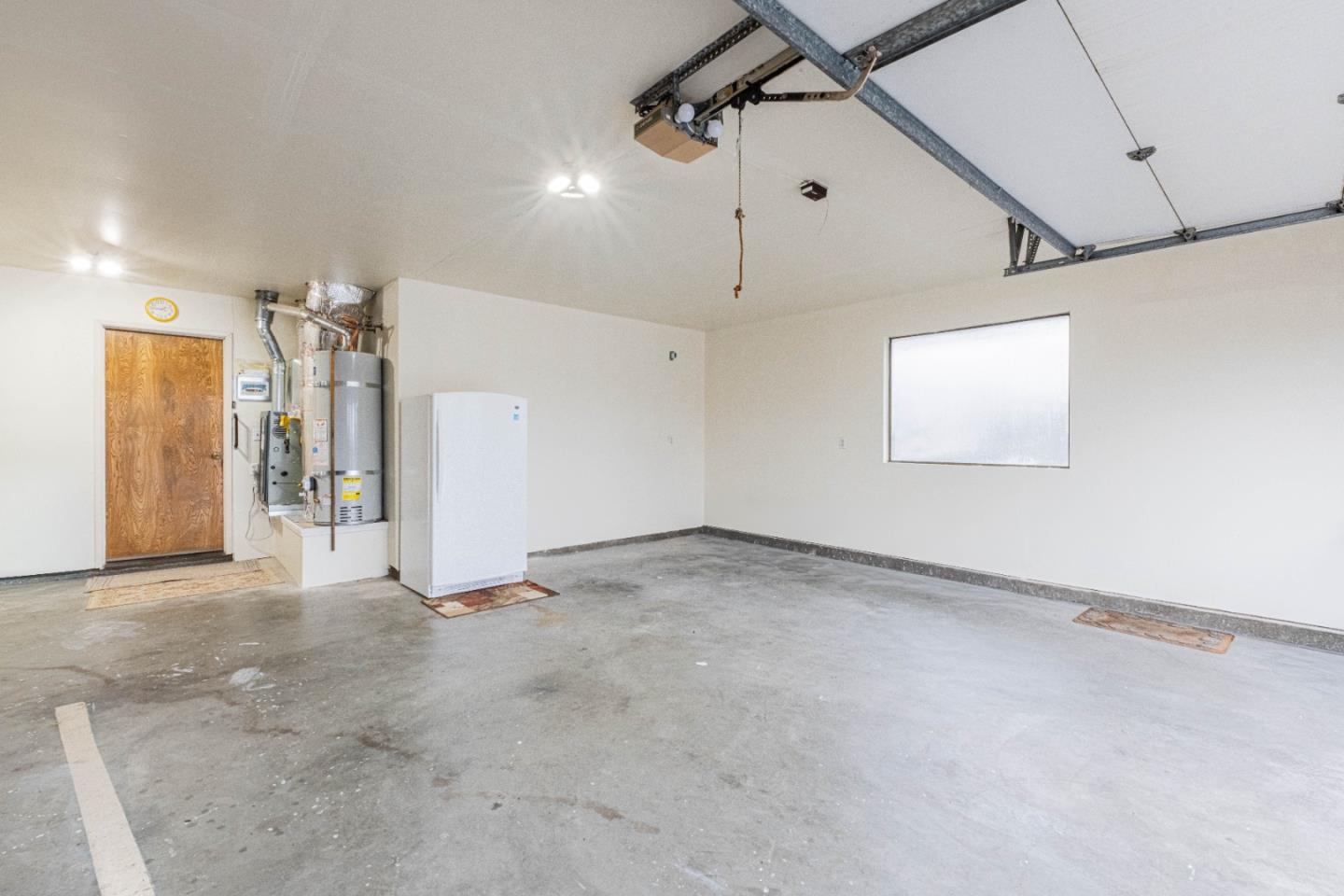 Detail Gallery Image 30 of 32 For 1130 Montecito Cir, Salinas,  CA 93901 - 3 Beds | 2 Baths