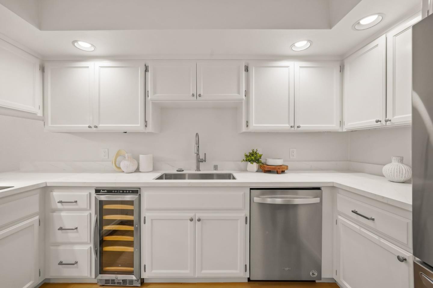 Detail Gallery Image 7 of 25 For 416 Portofino Dr #206,  San Carlos,  CA 94070 - 2 Beds | 2/1 Baths