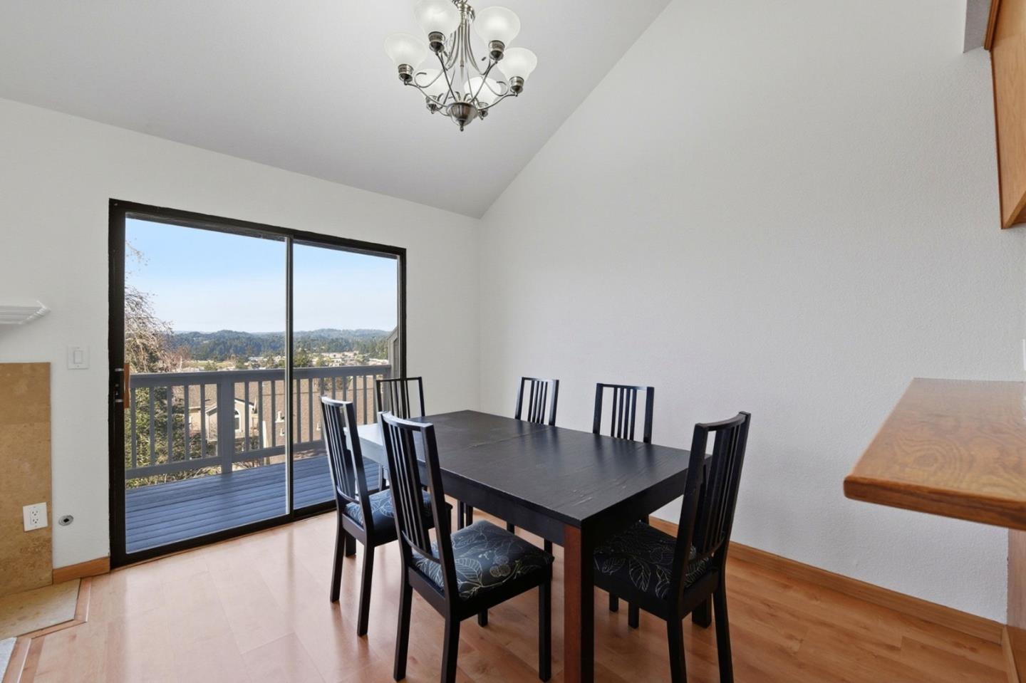 Detail Gallery Image 10 of 38 For 125 Arabian Way, Scotts Valley,  CA 95066 - 3 Beds | 2 Baths