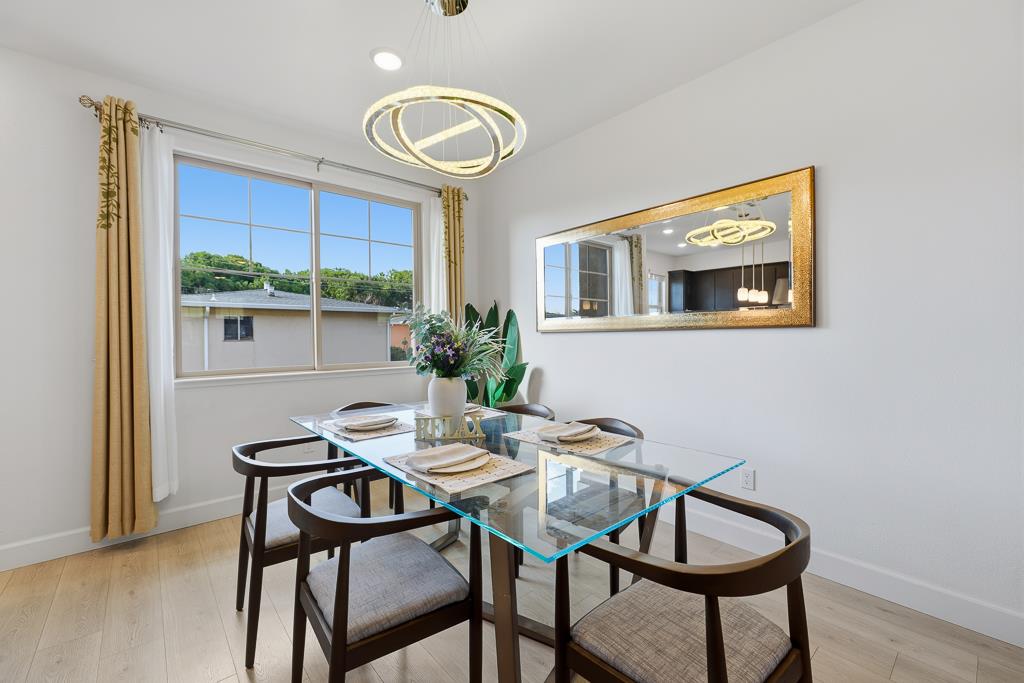 Detail Gallery Image 10 of 60 For 619 Cinnamon Cir, Mountain View,  CA 94043 - 4 Beds | 3/1 Baths