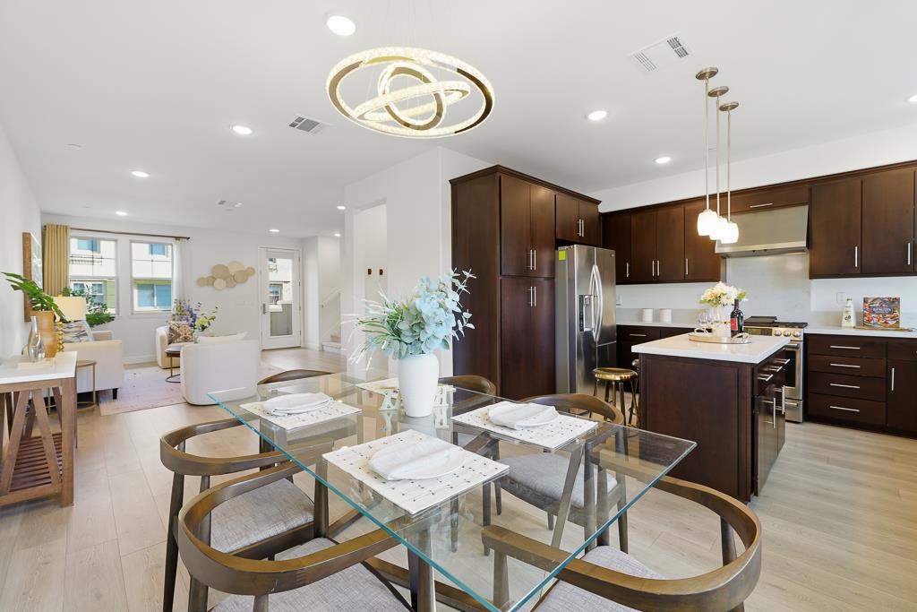 Detail Gallery Image 12 of 60 For 619 Cinnamon Cir, Mountain View,  CA 94043 - 4 Beds | 3/1 Baths