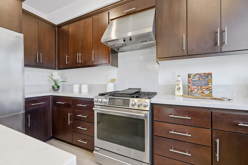 Detail Gallery Image 15 of 60 For 619 Cinnamon Cir, Mountain View,  CA 94043 - 4 Beds | 3/1 Baths