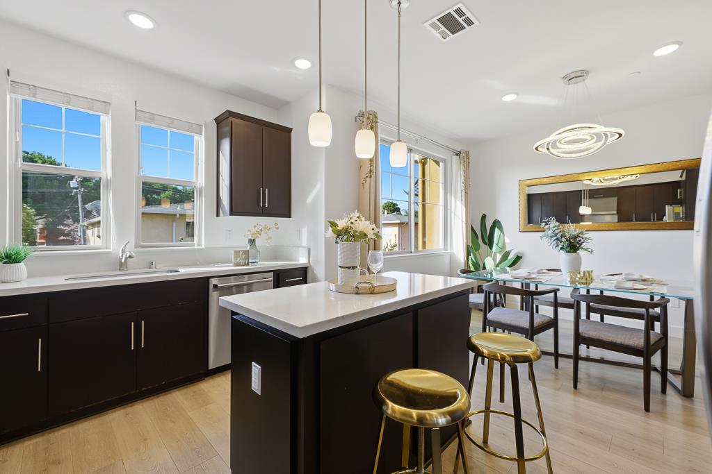 Detail Gallery Image 16 of 60 For 619 Cinnamon Cir, Mountain View,  CA 94043 - 4 Beds | 3/1 Baths