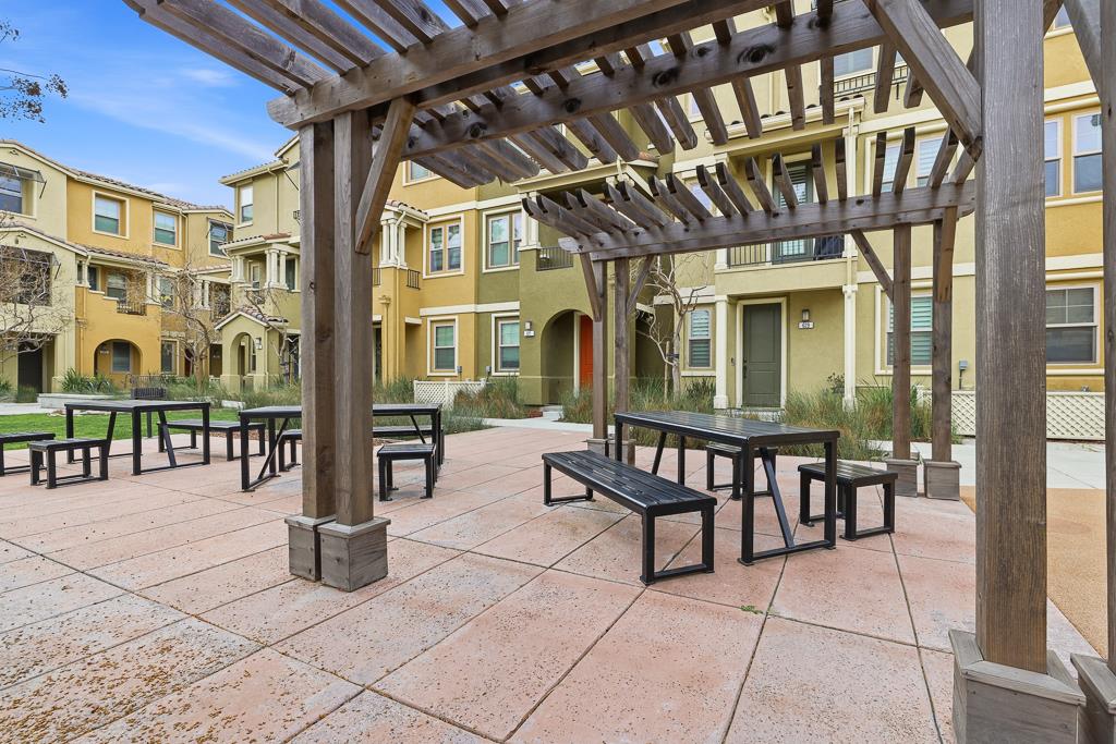 Detail Gallery Image 50 of 60 For 619 Cinnamon Cir, Mountain View,  CA 94043 - 4 Beds | 3/1 Baths