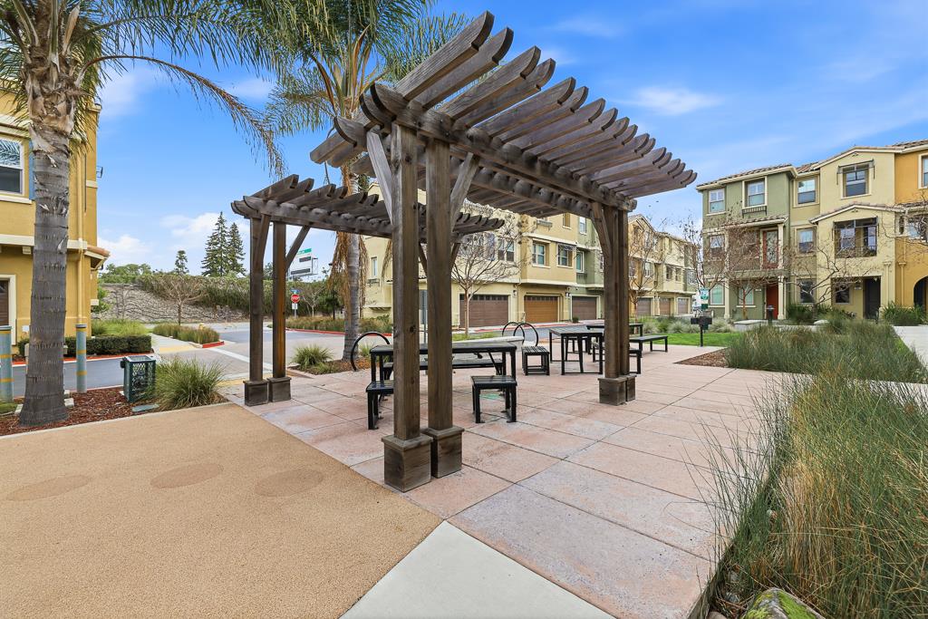 Detail Gallery Image 52 of 60 For 619 Cinnamon Cir, Mountain View,  CA 94043 - 4 Beds | 3/1 Baths