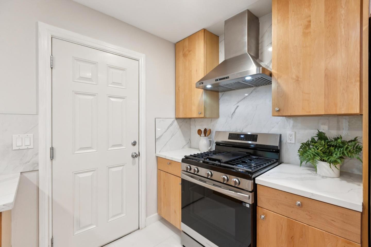 Detail Gallery Image 16 of 42 For 77 Bonita Ave, Redwood City,  CA 94061 - 3 Beds | 2 Baths