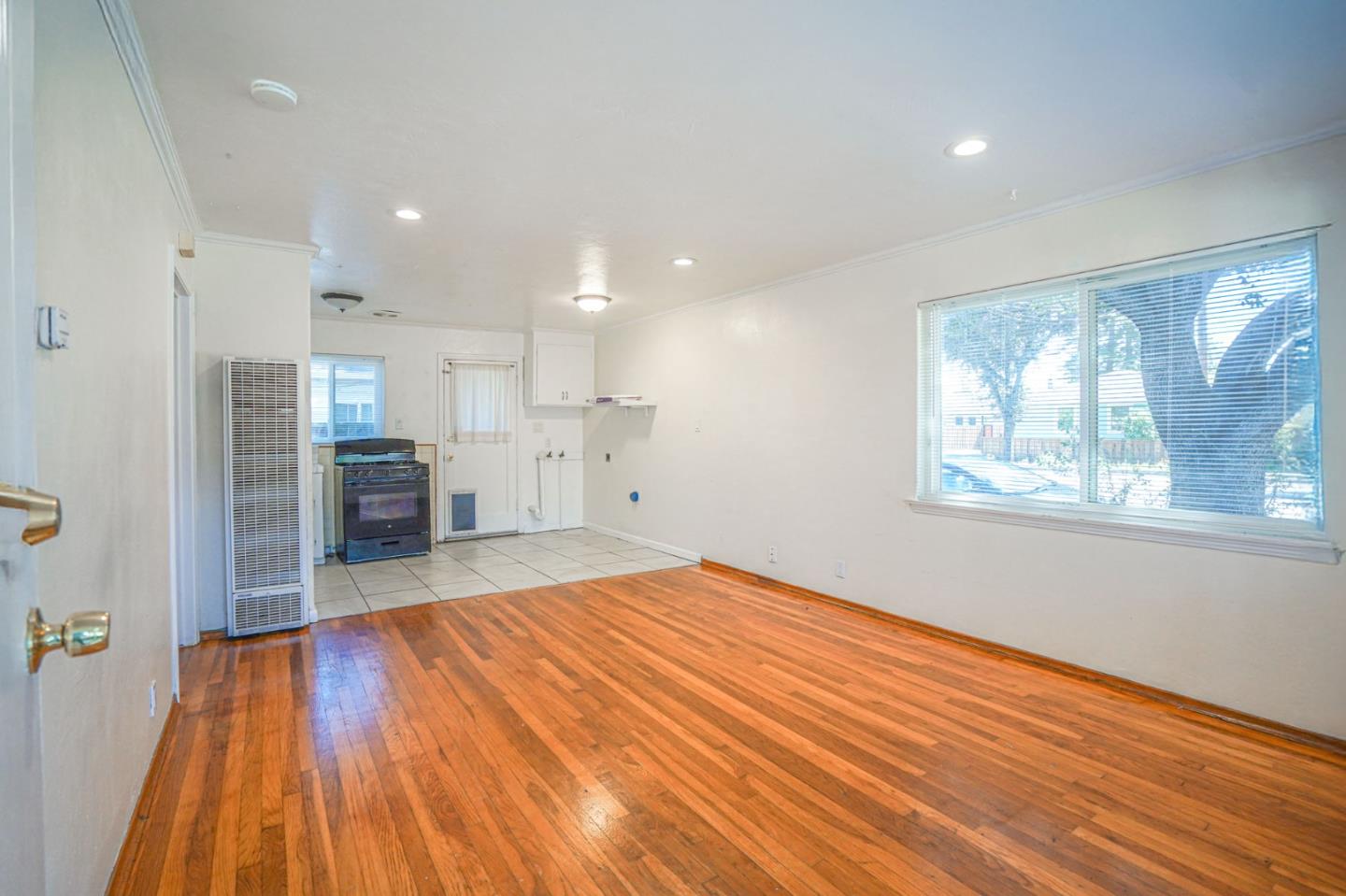 Detail Gallery Image 14 of 18 For 825-829 W Taylor St, San Jose,  CA 95126 - – Beds | – Baths