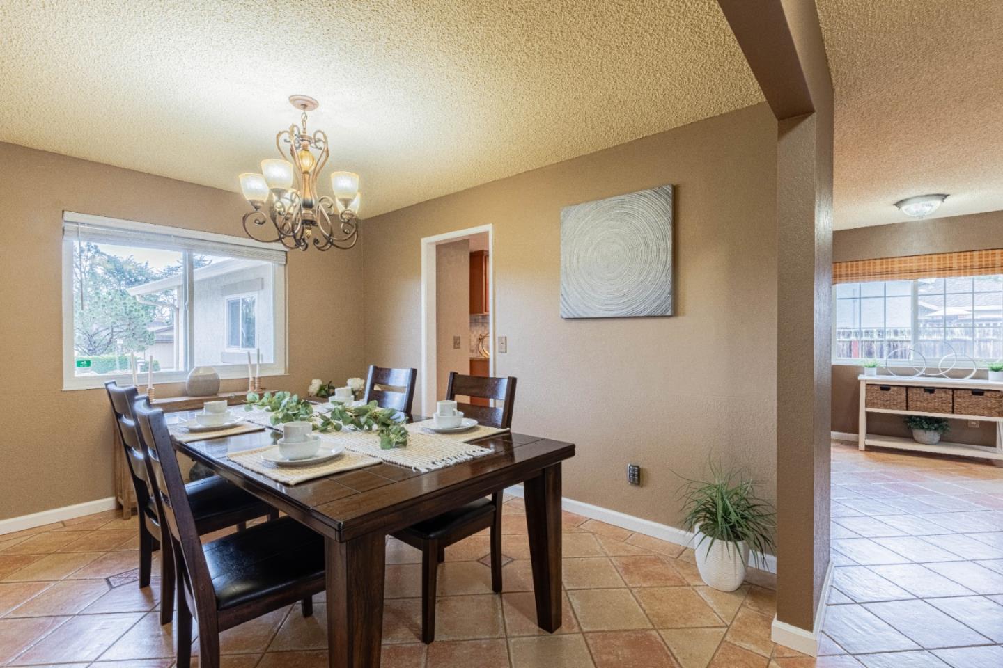 Detail Gallery Image 11 of 43 For 9717 Trefoil Pl, Salinas,  CA 93907 - 4 Beds | 2 Baths