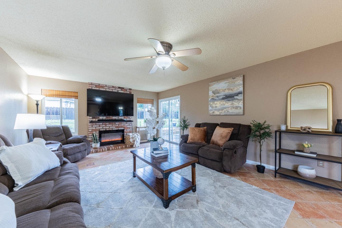Detail Gallery Image 19 of 43 For 9717 Trefoil Pl, Salinas,  CA 93907 - 4 Beds | 2 Baths