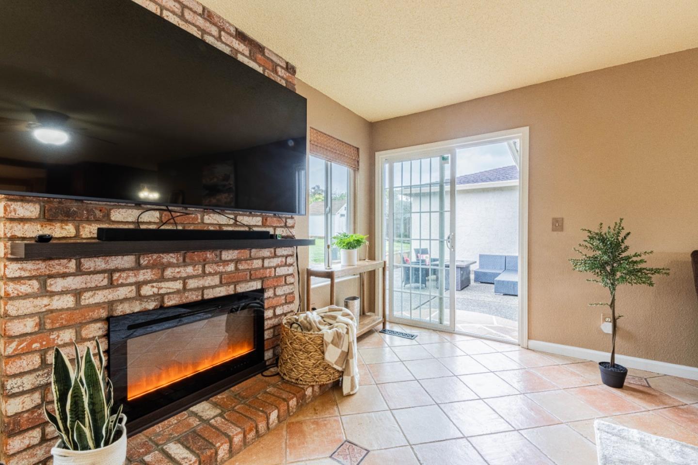 Detail Gallery Image 21 of 43 For 9717 Trefoil Pl, Salinas,  CA 93907 - 4 Beds | 2 Baths