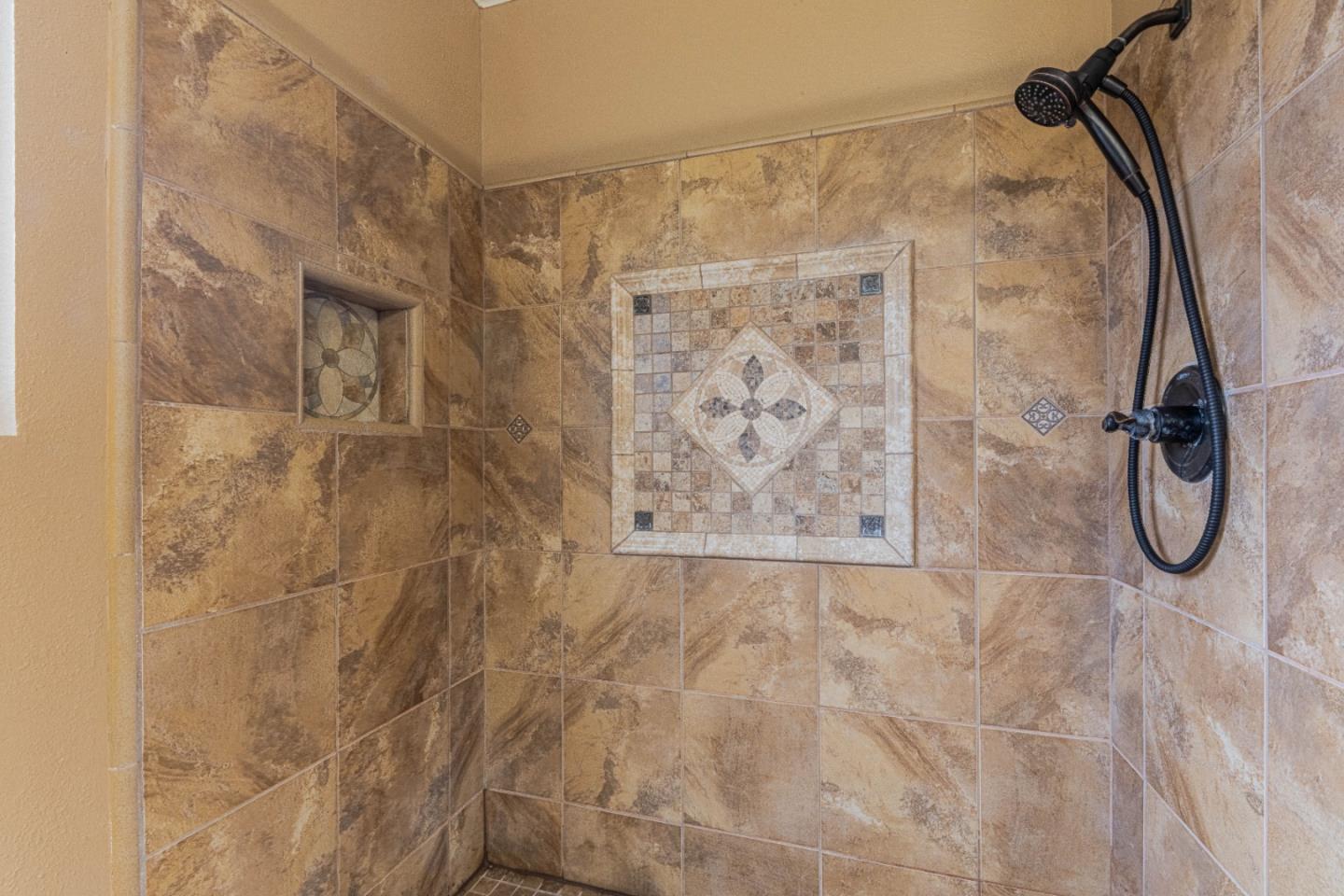 Detail Gallery Image 34 of 43 For 9717 Trefoil Pl, Salinas,  CA 93907 - 4 Beds | 2 Baths