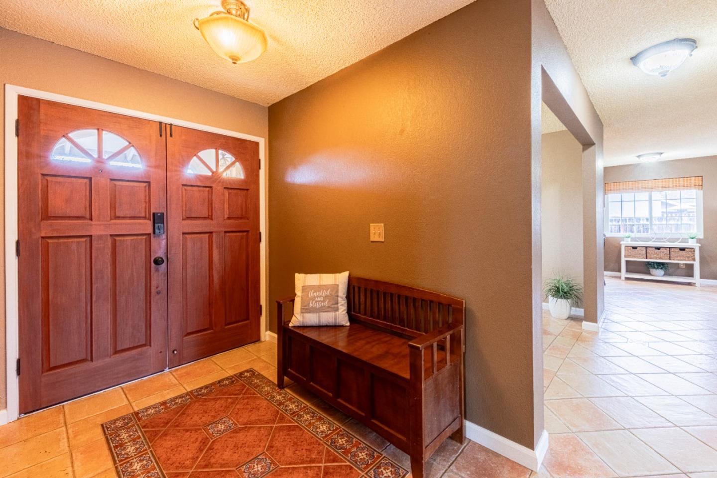 Detail Gallery Image 5 of 43 For 9717 Trefoil Pl, Salinas,  CA 93907 - 4 Beds | 2 Baths
