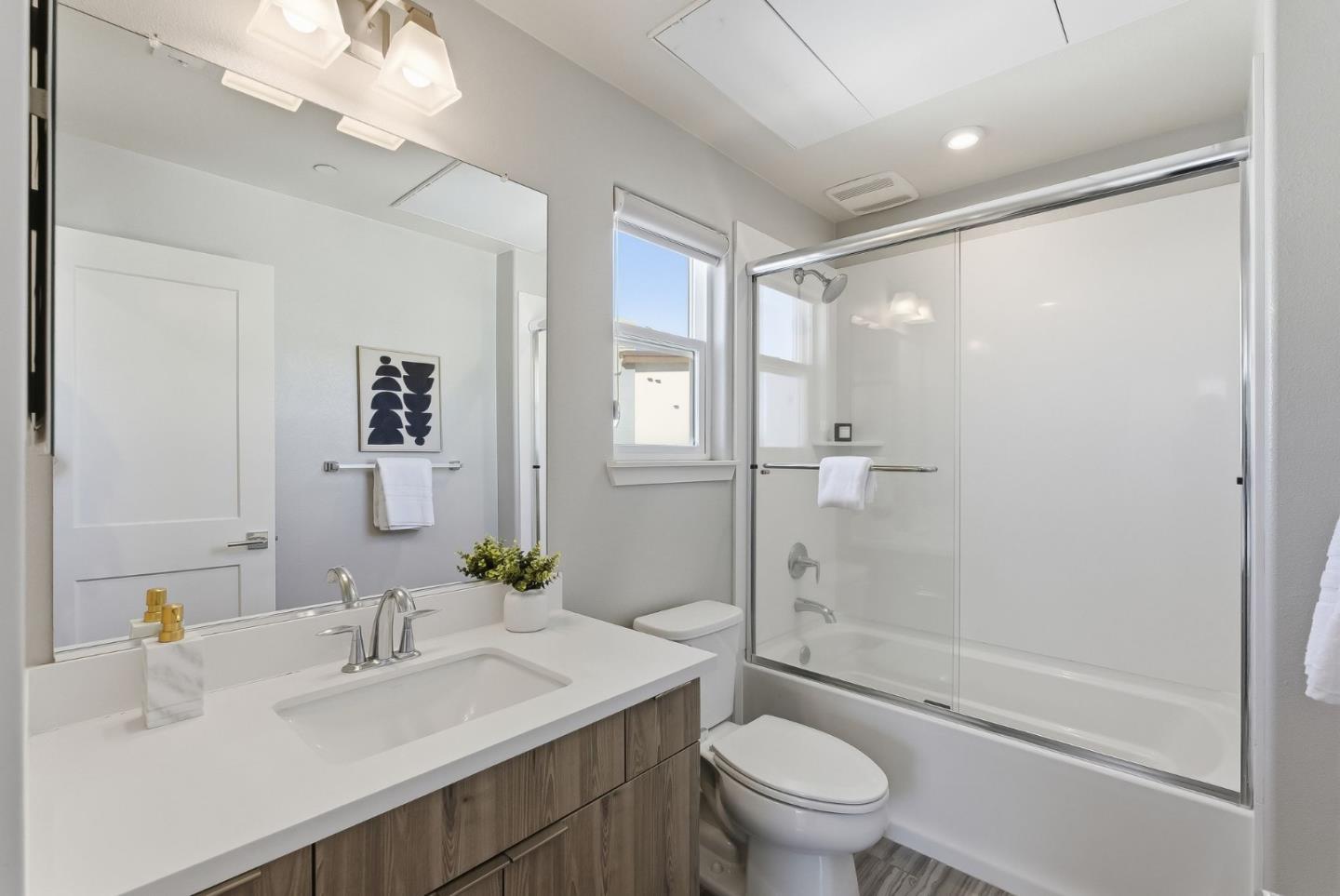 Detail Gallery Image 22 of 26 For 2903 Corvin Dr #119,  Santa Clara,  CA 95051 - 4 Beds | 4/1 Baths