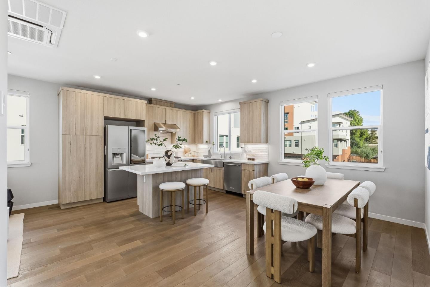 Detail Gallery Image 4 of 26 For 2903 Corvin Dr #119,  Santa Clara,  CA 95051 - 4 Beds | 4/1 Baths