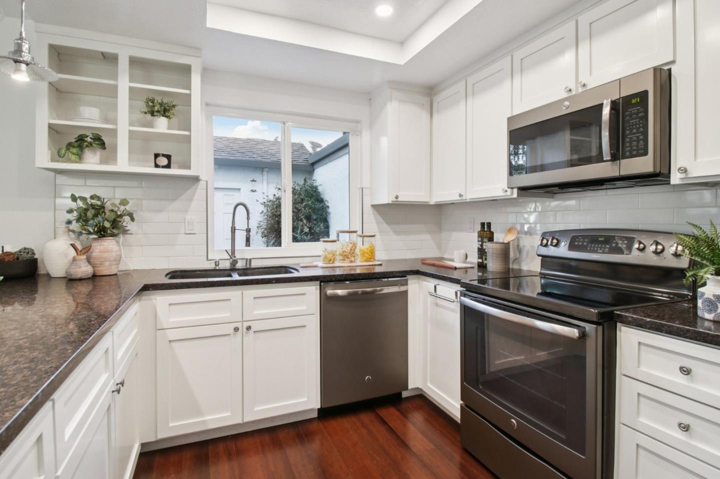 Detail Gallery Image 18 of 63 For 15103 Yosemite Way, Morgan Hill,  CA 95037 - 3 Beds | 2/1 Baths