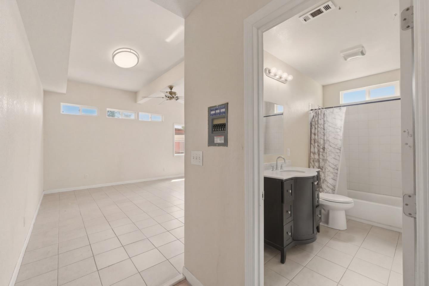 Detail Gallery Image 11 of 21 For 684 E Julian St, San Jose,  CA 95112 - 8 Beds | 4 Baths