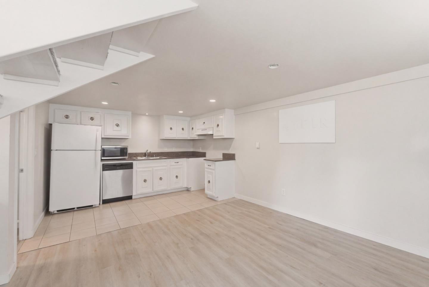 Detail Gallery Image 15 of 21 For 684 E Julian St, San Jose,  CA 95112 - 8 Beds | 4 Baths