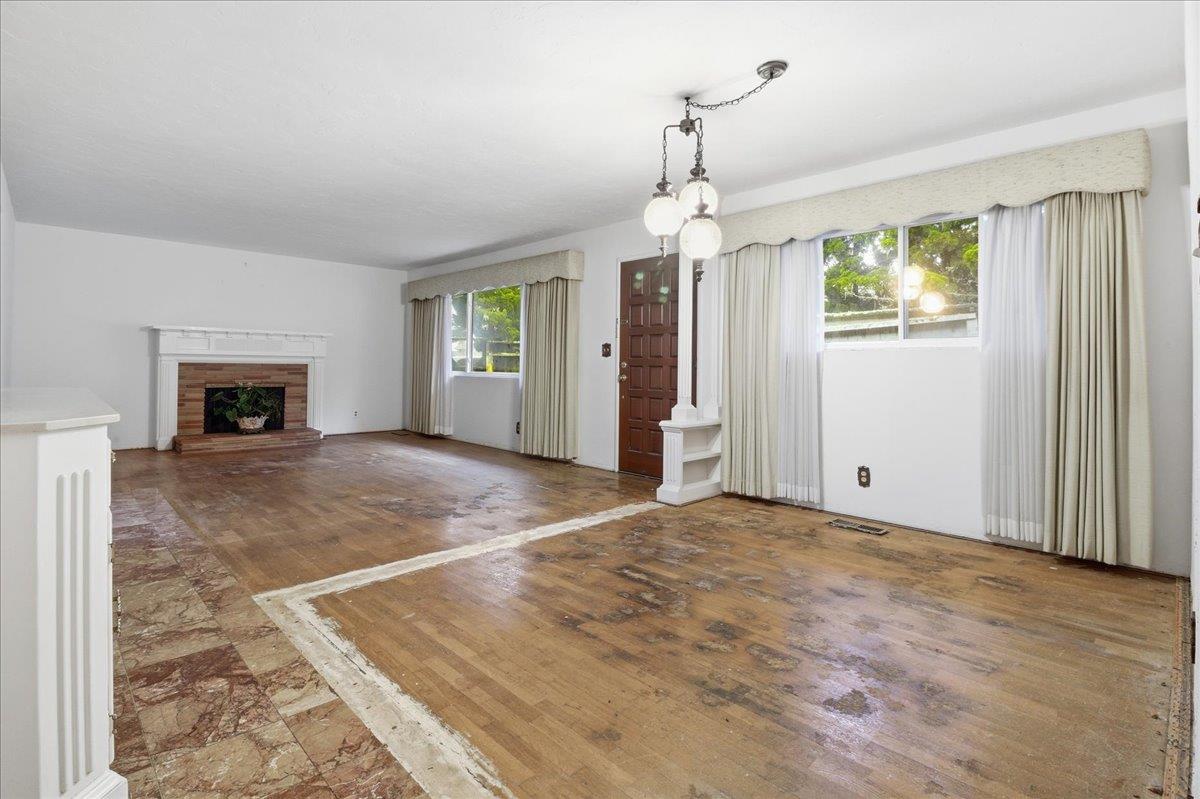 Detail Gallery Image 6 of 24 For 1298 Prescott Ave, Monterey,  CA 93940 - 3 Beds | 1/1 Baths