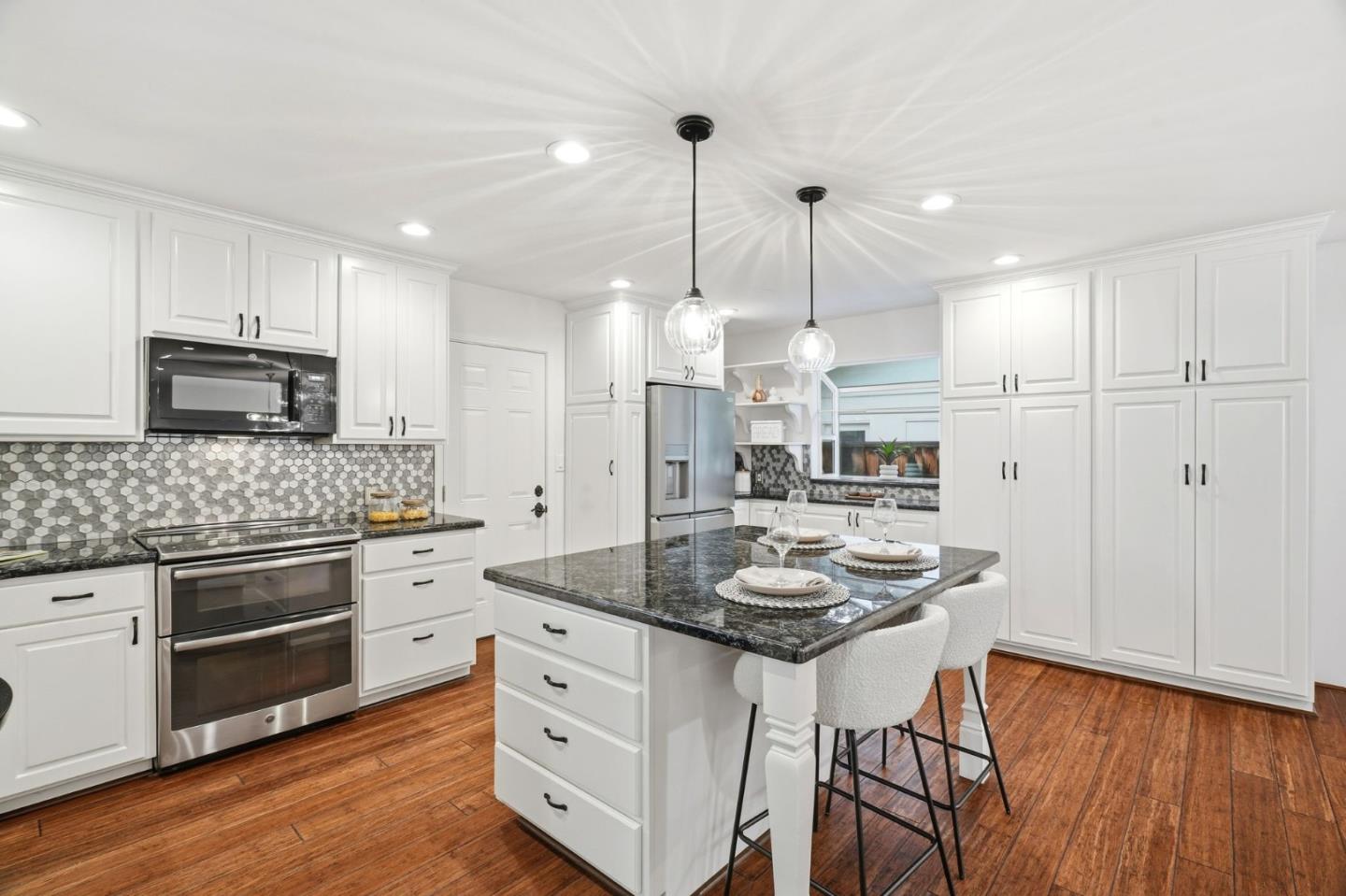 Detail Gallery Image 12 of 40 For 502 Humber Ct, Sunnyvale,  CA 94087 - 3 Beds | 2 Baths