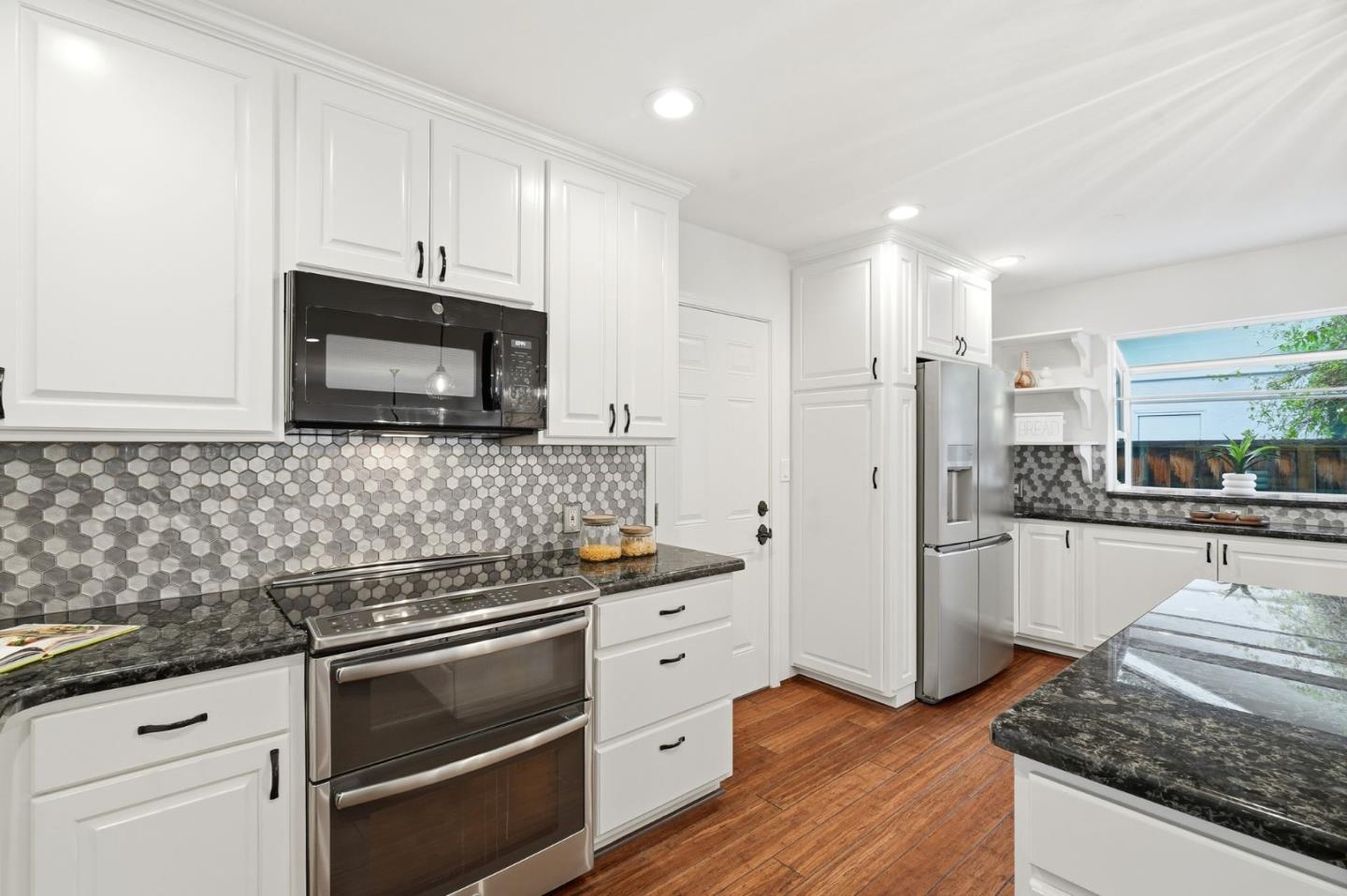 Detail Gallery Image 9 of 40 For 502 Humber Ct, Sunnyvale,  CA 94087 - 3 Beds | 2 Baths