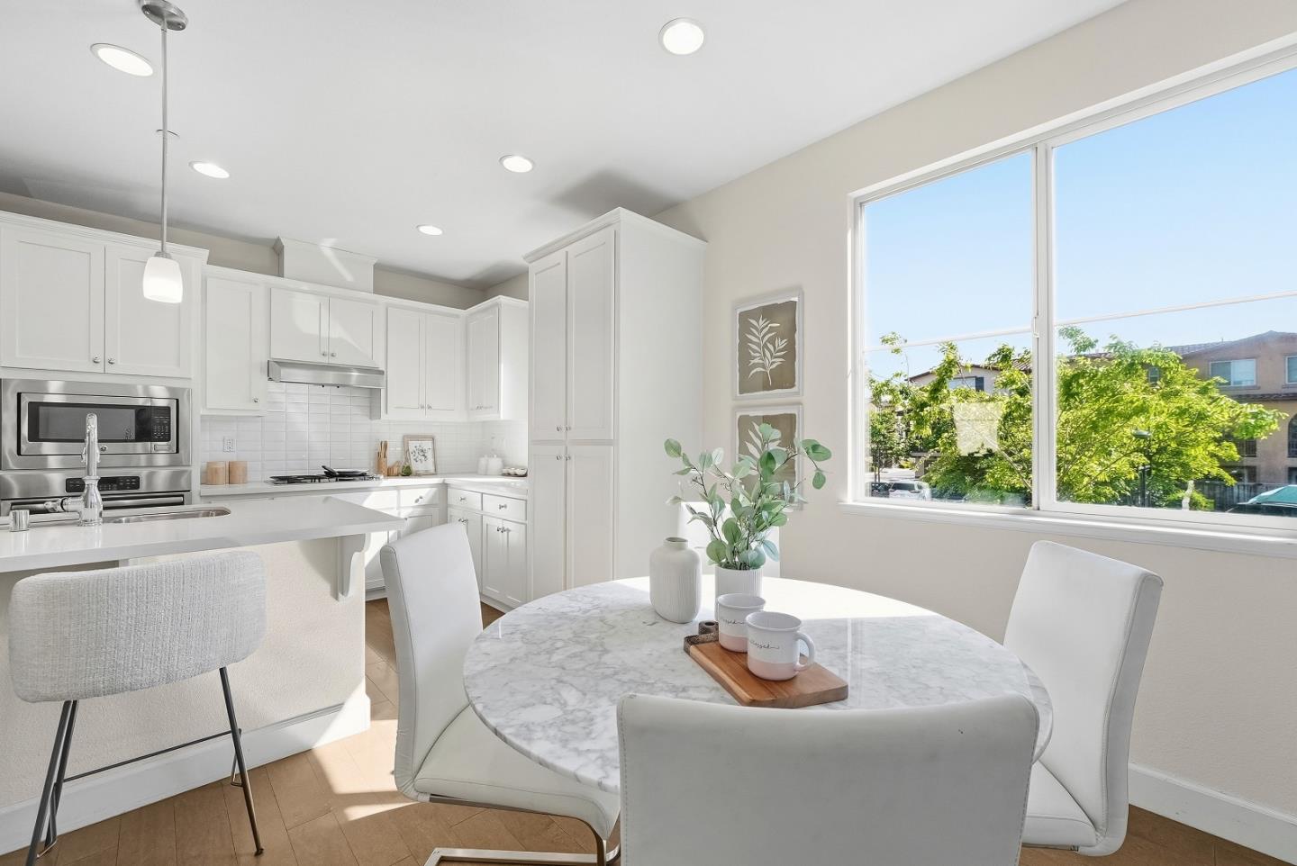 Detail Gallery Image 14 of 46 For 375 Santa Diana Ter, Sunnyvale,  CA 94085 - 3 Beds | 2/1 Baths