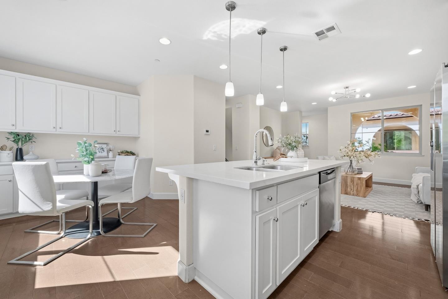 Detail Gallery Image 7 of 46 For 375 Santa Diana Ter, Sunnyvale,  CA 94085 - 3 Beds | 2/1 Baths