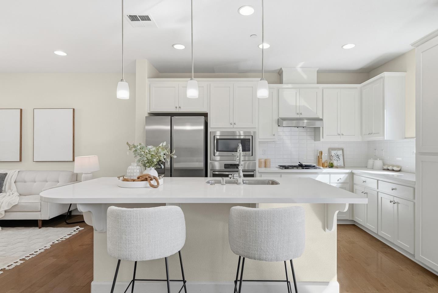 Detail Gallery Image 9 of 46 For 375 Santa Diana Ter, Sunnyvale,  CA 94085 - 3 Beds | 2/1 Baths