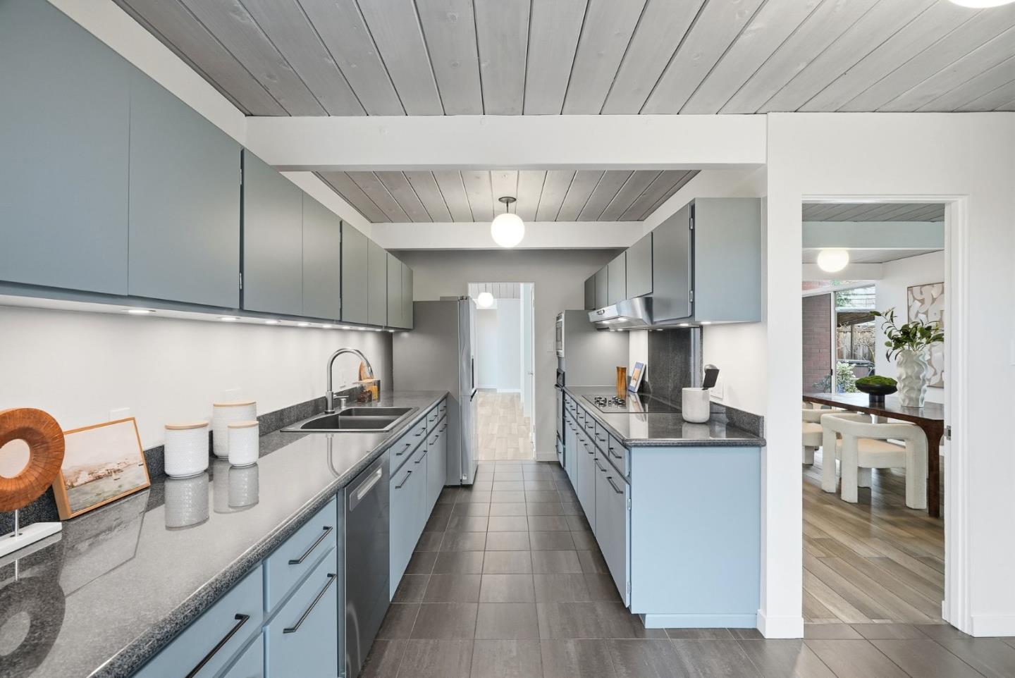 Detail Gallery Image 14 of 44 For 923 Mackenzie Dr, Sunnyvale,  CA 94087 - 4 Beds | 2 Baths