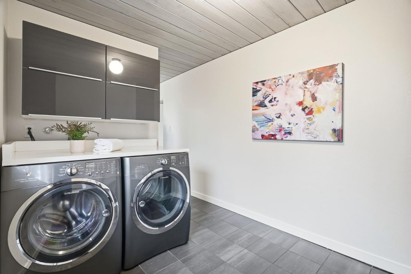 Detail Gallery Image 19 of 44 For 923 Mackenzie Dr, Sunnyvale,  CA 94087 - 4 Beds | 2 Baths