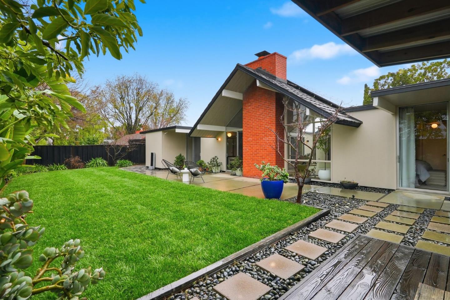 Detail Gallery Image 36 of 44 For 923 Mackenzie Dr, Sunnyvale,  CA 94087 - 4 Beds | 2 Baths