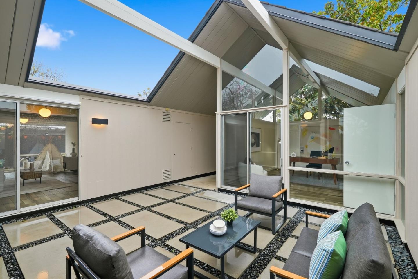 Detail Gallery Image 5 of 44 For 923 Mackenzie Dr, Sunnyvale,  CA 94087 - 4 Beds | 2 Baths