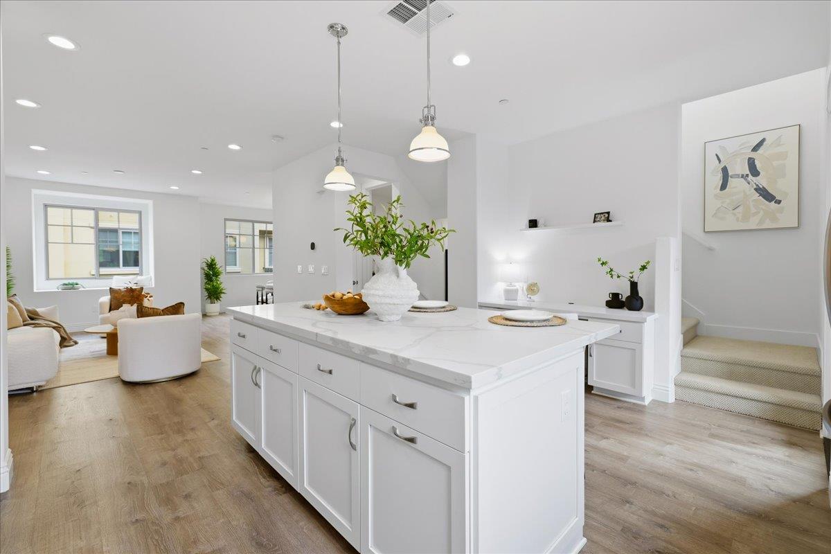 Detail Gallery Image 11 of 57 For 268 Ariana Pl, Mountain View,  CA 94043 - 4 Beds | 3/1 Baths