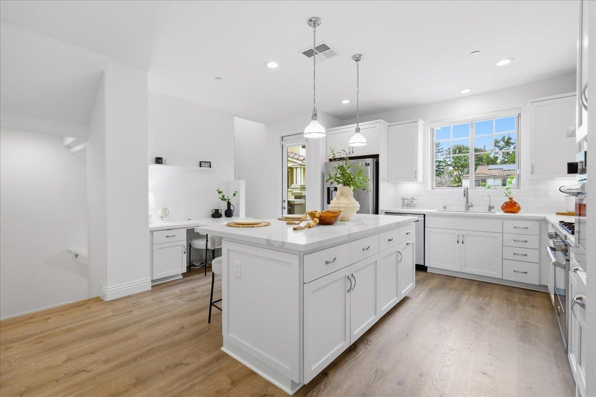 Detail Gallery Image 12 of 57 For 268 Ariana Pl, Mountain View,  CA 94043 - 4 Beds | 3/1 Baths