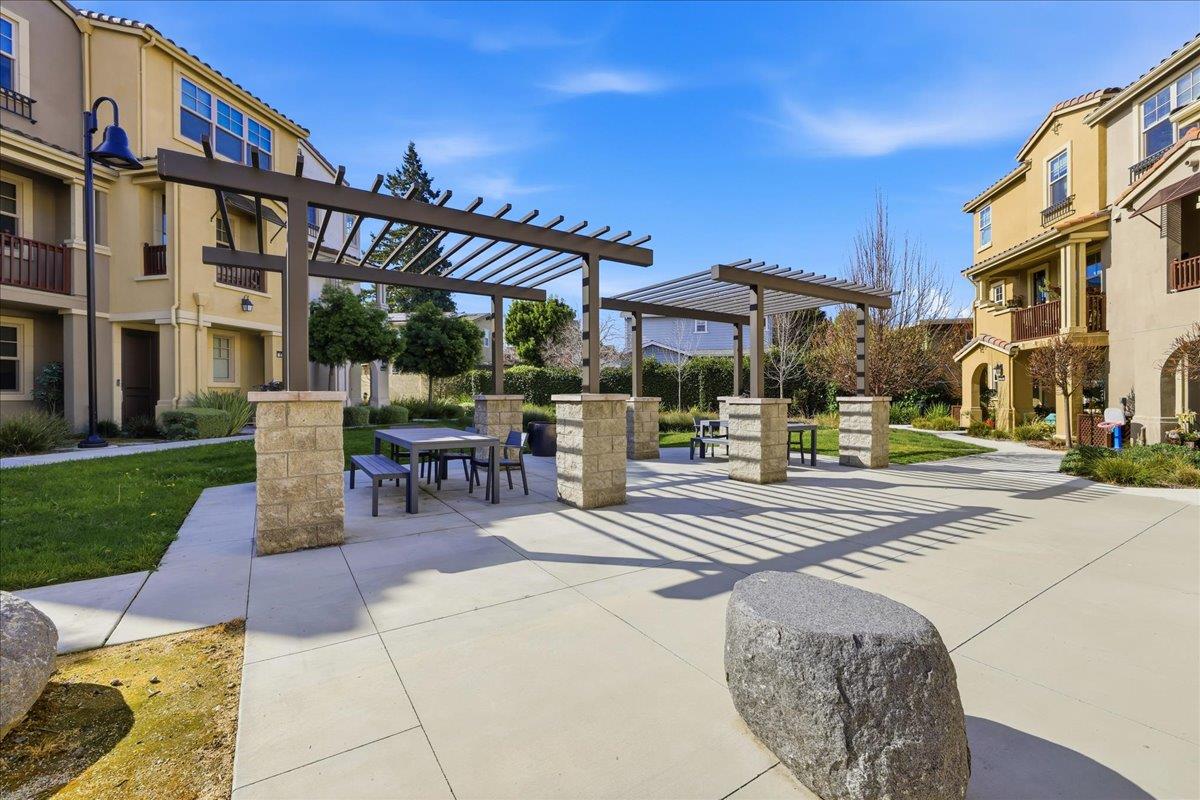 Detail Gallery Image 46 of 57 For 268 Ariana Pl, Mountain View,  CA 94043 - 4 Beds | 3/1 Baths