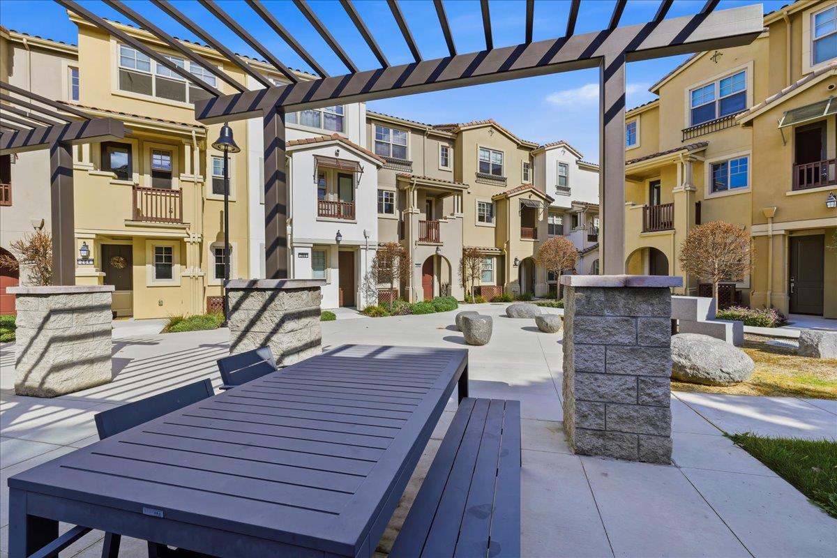 Detail Gallery Image 49 of 57 For 268 Ariana Pl, Mountain View,  CA 94043 - 4 Beds | 3/1 Baths