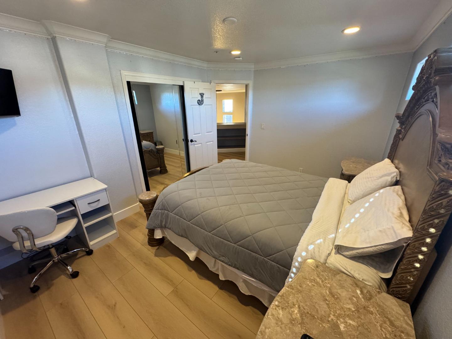 Detail Gallery Image 13 of 53 For 10 Rhine Cir, Salinas,  CA 93906 - 5 Beds | 3 Baths