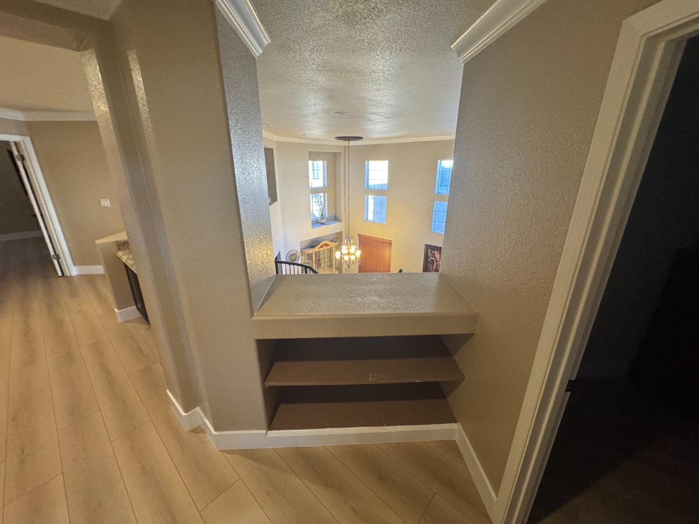 Detail Gallery Image 9 of 53 For 10 Rhine Cir, Salinas,  CA 93906 - 5 Beds | 3 Baths