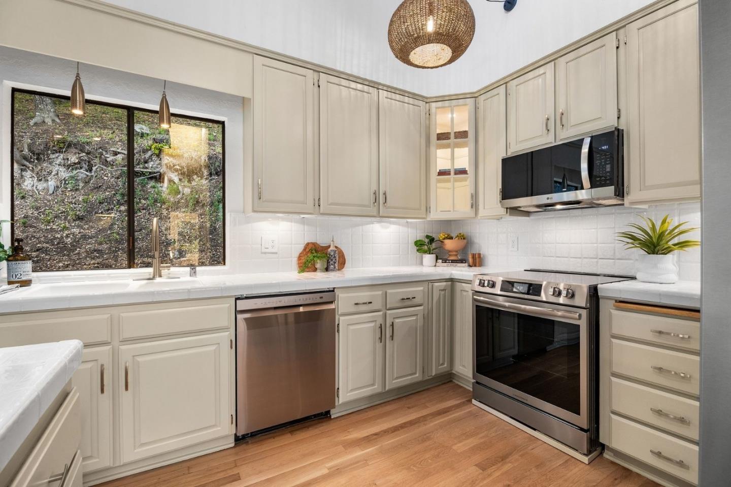 Detail Gallery Image 15 of 54 For 231 Nelson Rd, Scotts Valley,  CA 95066 - 4 Beds | 3 Baths